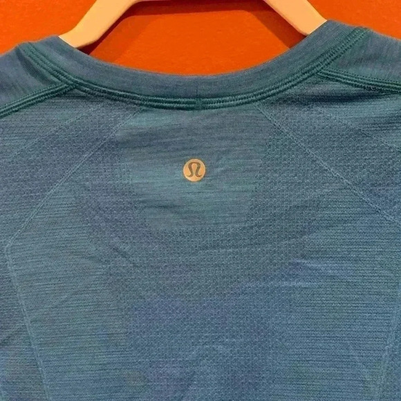 Lululemon Blue Men’s Shirt - Picture 4 of 6